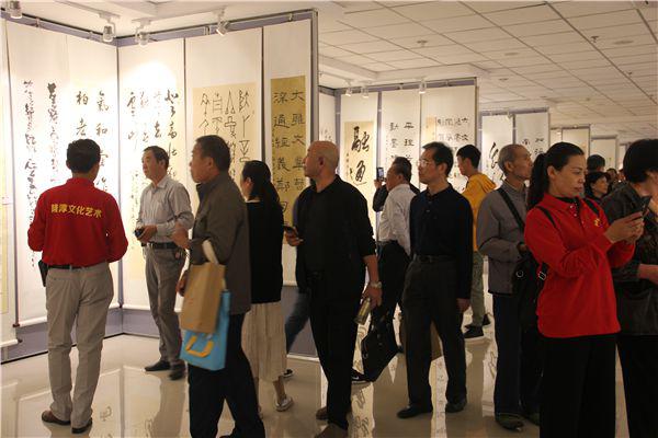 河南省书画学会会员展作品交接仪式顺利举行！